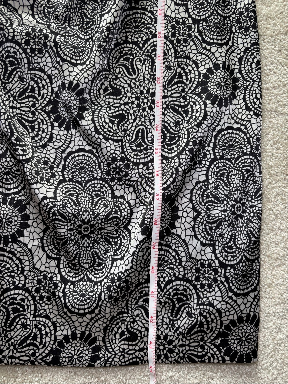 Maggy London One-Shoulder Black & Gray Lace-Print Sheath Dress Size 12 - Picture 6 of 10
